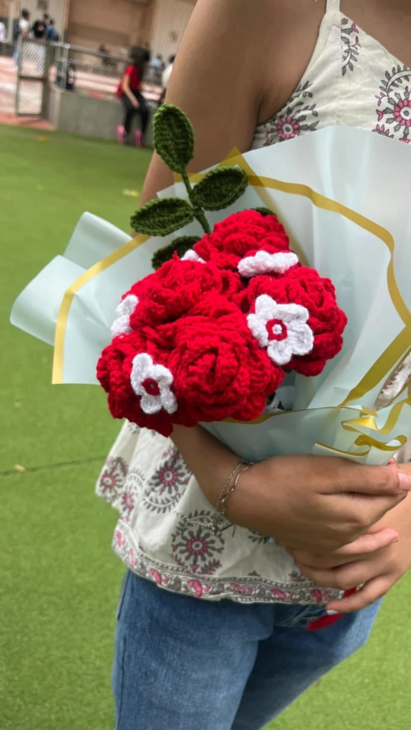 Handmade Crochet Rose Bouquet – 6 Roses